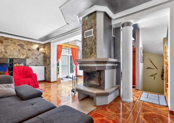 Dom pod lesom | Moravany n/V | 250 m² | pozemok 1 800 m²