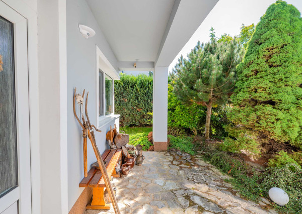 Dom pod lesom | Moravany n/V | 250 m² | pozemok 1 800 m²