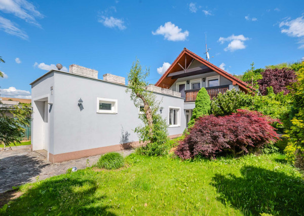 Dom pod lesom | Moravany n/V | 250 m² | pozemok 1 800 m²
