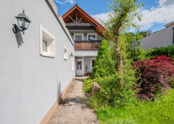 Dom pod lesom | Moravany n/V | 250 m² | pozemok 1 800 m²