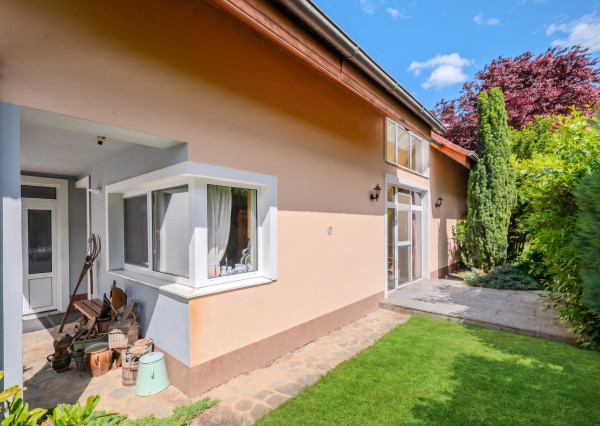 Dom pod lesom | Moravany n/V | 250 m² | pozemok 1 800 m²
