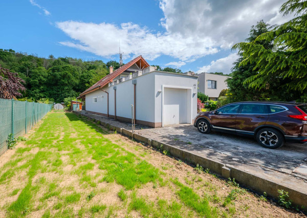 Dom pod lesom | Moravany n/V | 250 m² | pozemok 1 800 m²