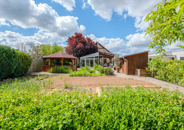 Dom pod lesom | Moravany n/V | 250 m² | pozemok 1 800 m²