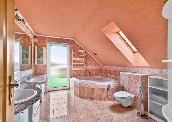 Dom pod lesom | Moravany n/V | 250 m² | pozemok 1 800 m²