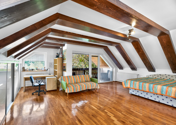 Dom pod lesom | Moravany n/V | 250 m² | pozemok 1 800 m²