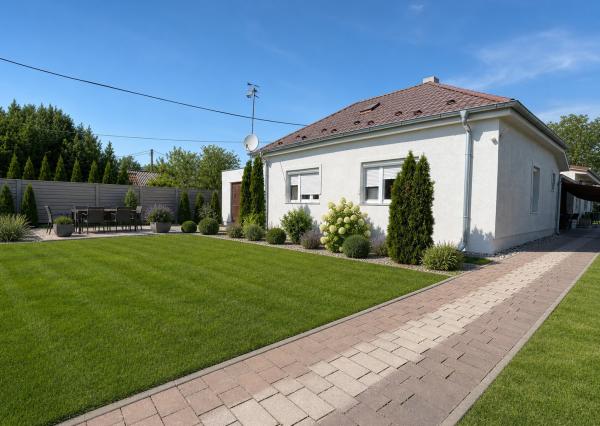 NA PREDAJ! dvojgeneračný 6-izbový RD, Kútniky Kolónia
