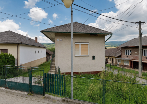 PRIPRAVUJEME! Praktický 3 izbový rodinný dom | Víťaz 🏡