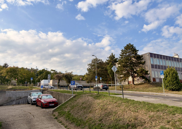 Garáž na predaj v garážovom dome, BA Pionierska