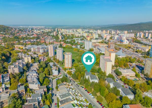 Veľmi pekný 1,5i byt v tichej a zelenej lokalite Dúbravky!