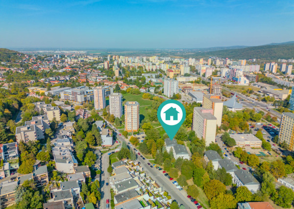 Veľmi pekný 1,5i byt v tichej a zelenej lokalite Dúbravky!