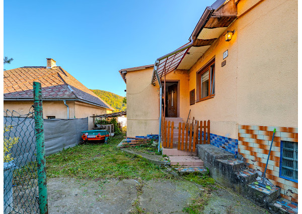 Priestranný rodinný dom obklopený horami - Košecké Rovné