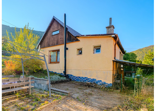 Priestranný rodinný dom obklopený horami - Košecké Rovné