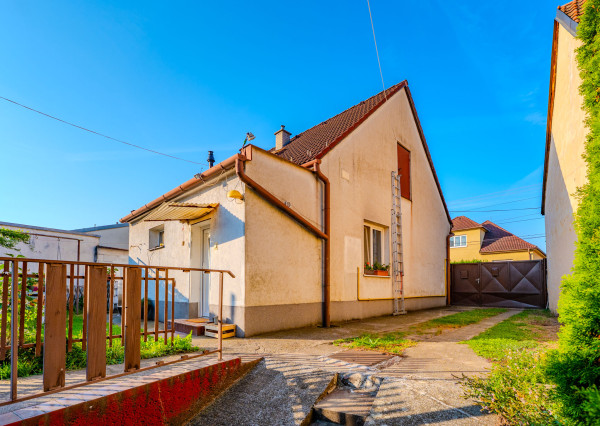 NA PREDAJ! 2 domy na 1 pozemku, M.R. Štefánika, Malacky