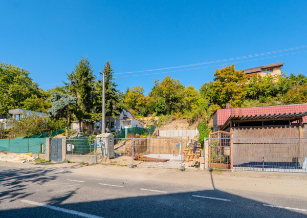 Na predaj 5i rozostavaný dom, dvojgaráž, projekt, Bratislava