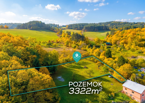 Väčší stavebný pozemok pri lese - okraj obce Dolná Mariková