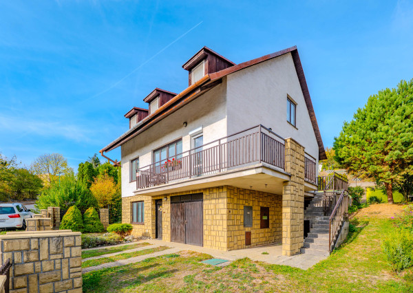 Priestranný rodinný dom s veľkým potenciálom |216 m² MYJAVA|