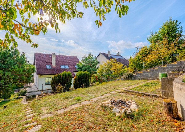 Priestranný rodinný dom s veľkým potenciálom |216 m² MYJAVA|
