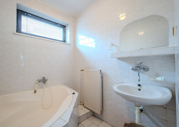 Priestranný rodinný dom s veľkým potenciálom |216 m² MYJAVA|