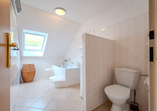Priestranný rodinný dom s veľkým potenciálom |216 m² MYJAVA|