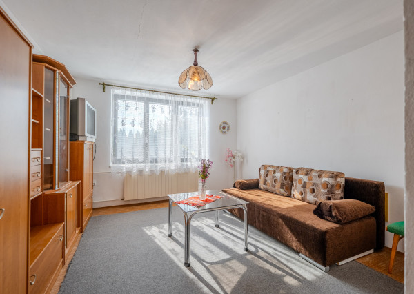 Priestranný rodinný dom s veľkým potenciálom |216 m² MYJAVA|