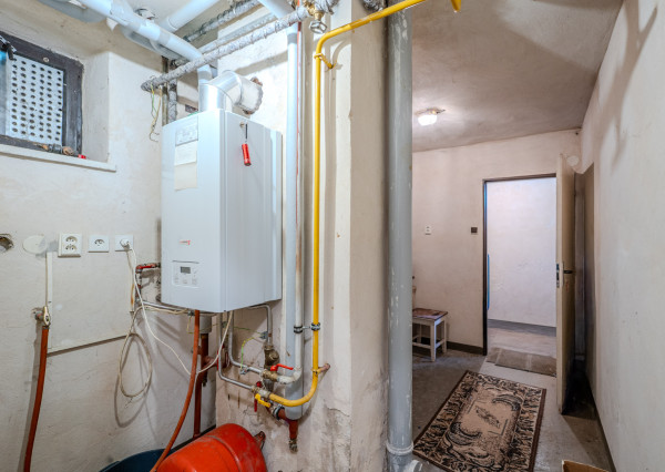 Priestranný rodinný dom s veľkým potenciálom |216 m² MYJAVA|
