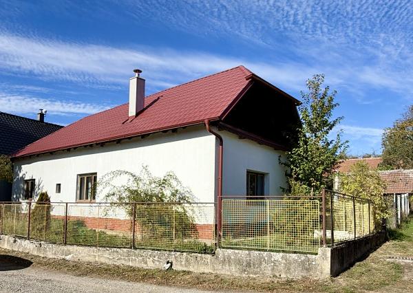 Romantická chalupa - RD na okraji obce Polianka, Myjava