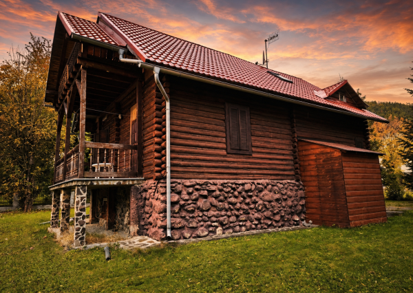 NA PREDAJ! Zrubová chata s 3 apartmánmi, Tatranská Kotlina