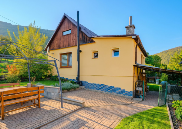 Priestranný rodinný dom obklopený horami - Košecké Rovné
