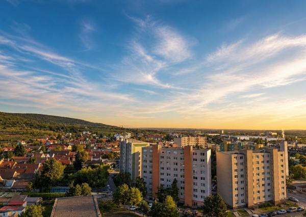 Na predaj 2 izbový byt s loggiou a výhľadom na Karpaty, Rača