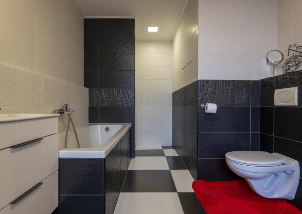 Pekný 4i byt s dvomi terasami po kompletnej rekonštrukcii, slepá ulica, 141,4 m²!