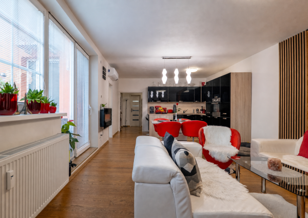 Pekný 4i byt s dvomi terasami po kompletnej rekonštrukcii, slepá ulica, 141,4 m²!