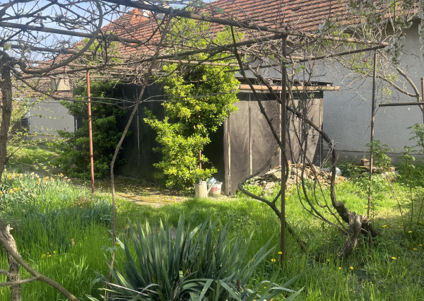 IBA U NÁS !Na predaj 3i dom s pozemkom 958m2, obec Bíňa