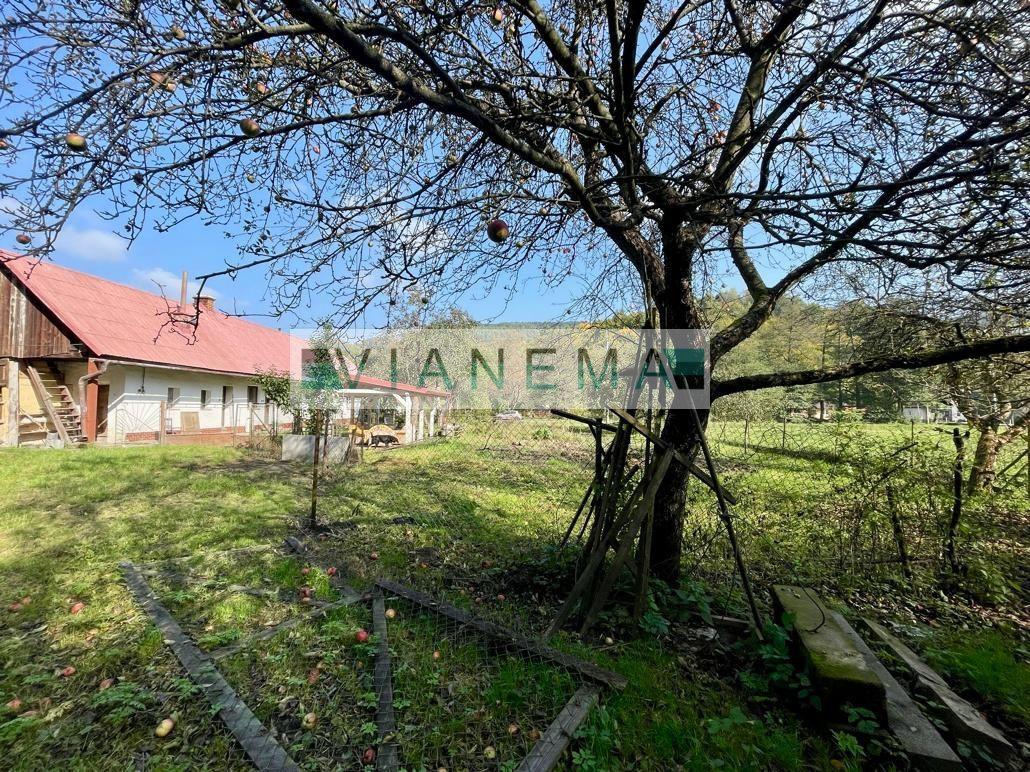 REZERVOVANÝ Exkluzívne ponúkame víkendový dom  Zubák