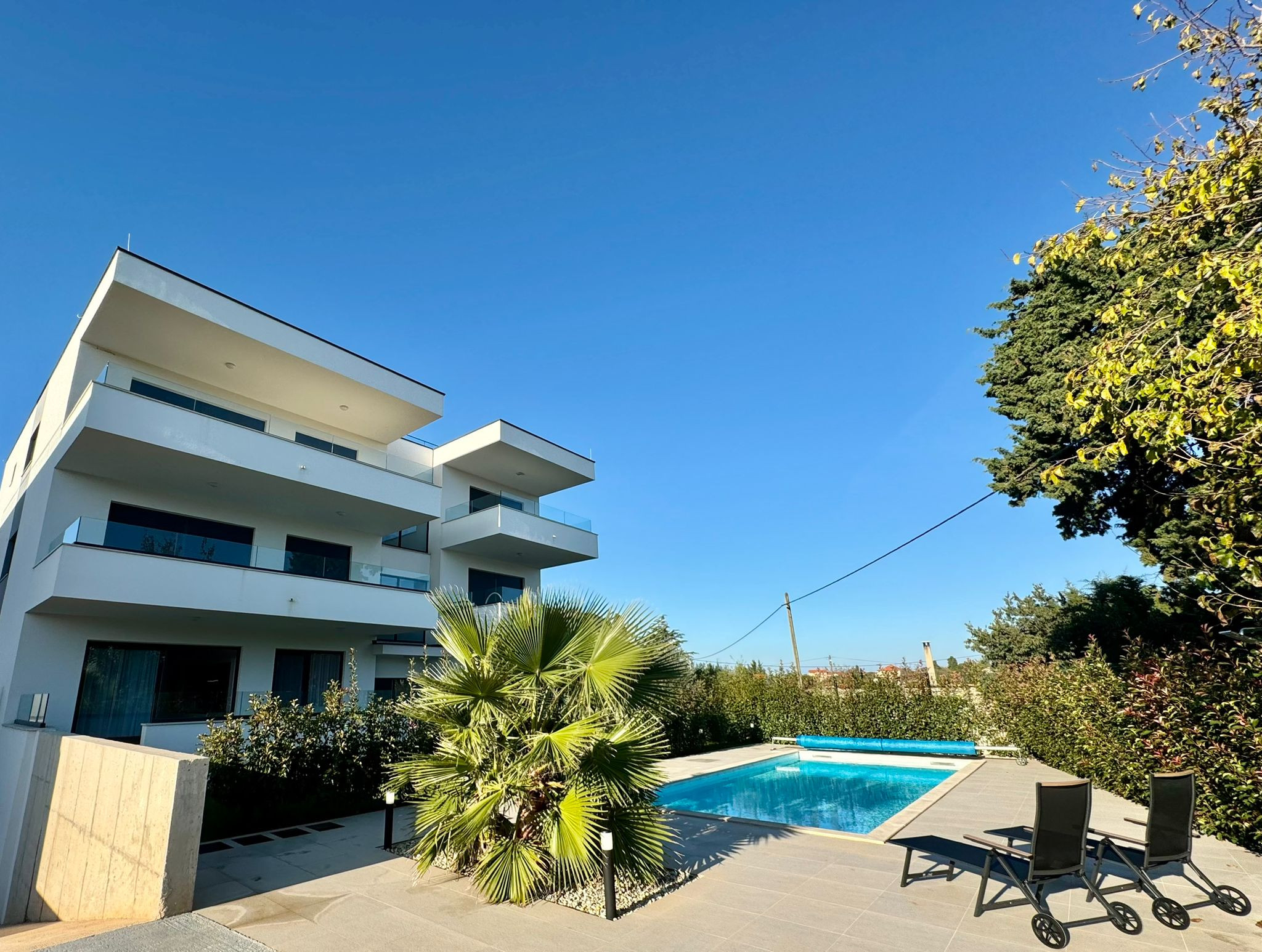 IBA U NÁS! Zariadený 4-izbový apartmán s parkovaním Vila Ugljan