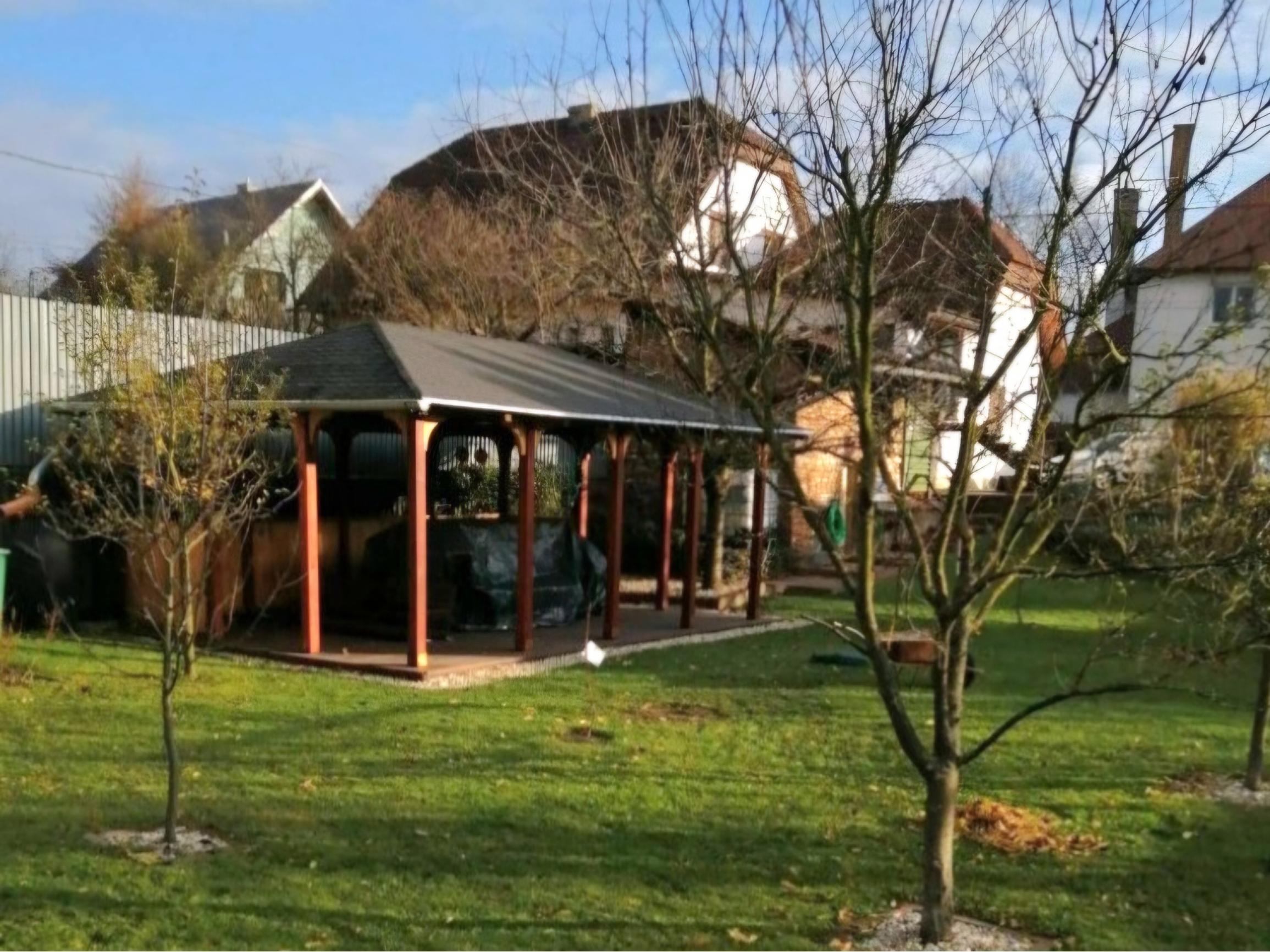 IBA U NÁS! Rodinný dom s väčšou záhradou - Lednické Rovne