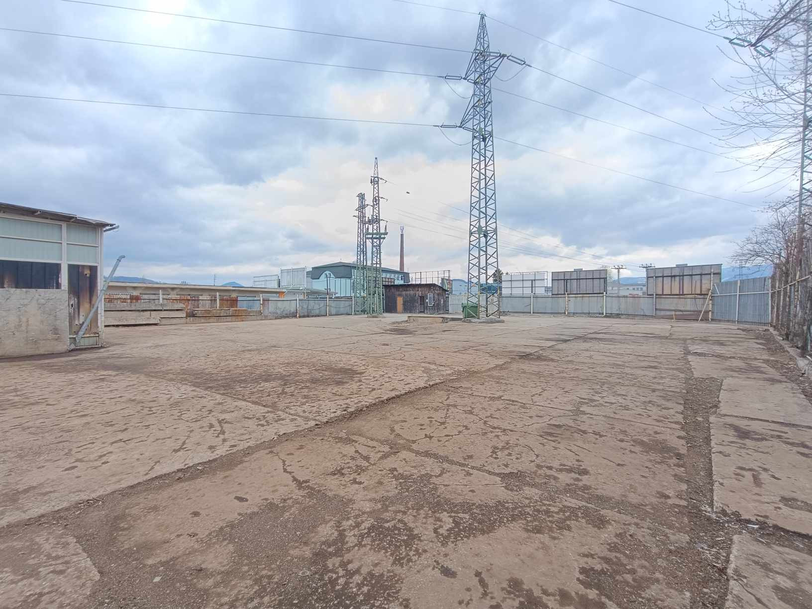 Parkovanie a skladovanie na prenájom 200 m² - Žilina