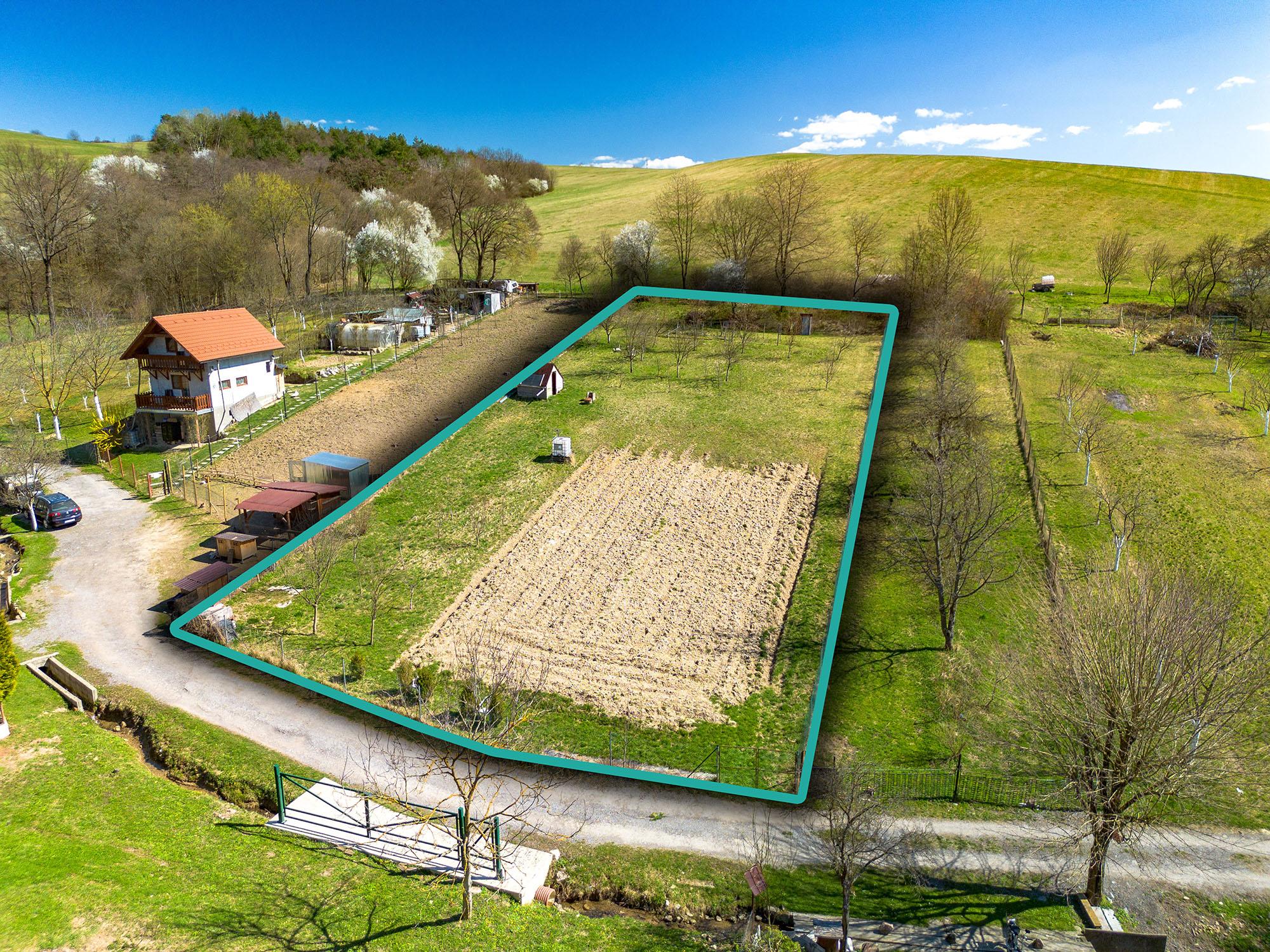 IBA U NÁS! Ponúkame 2 slnečné pozemky, Mikušovce