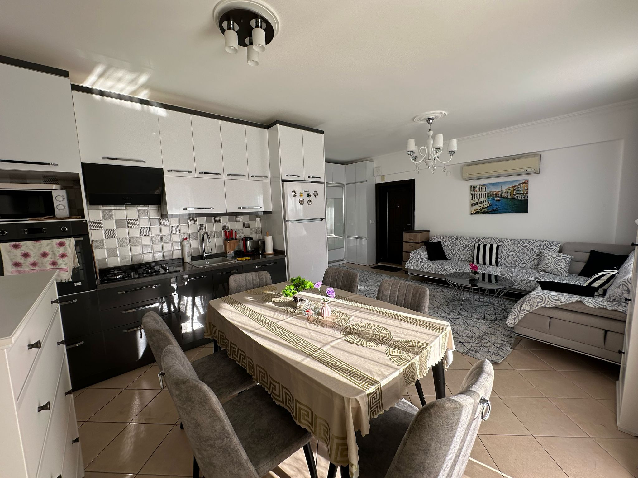 Na predaj 3i apartmán s terasou v Kemeri, 130m2, Turecko