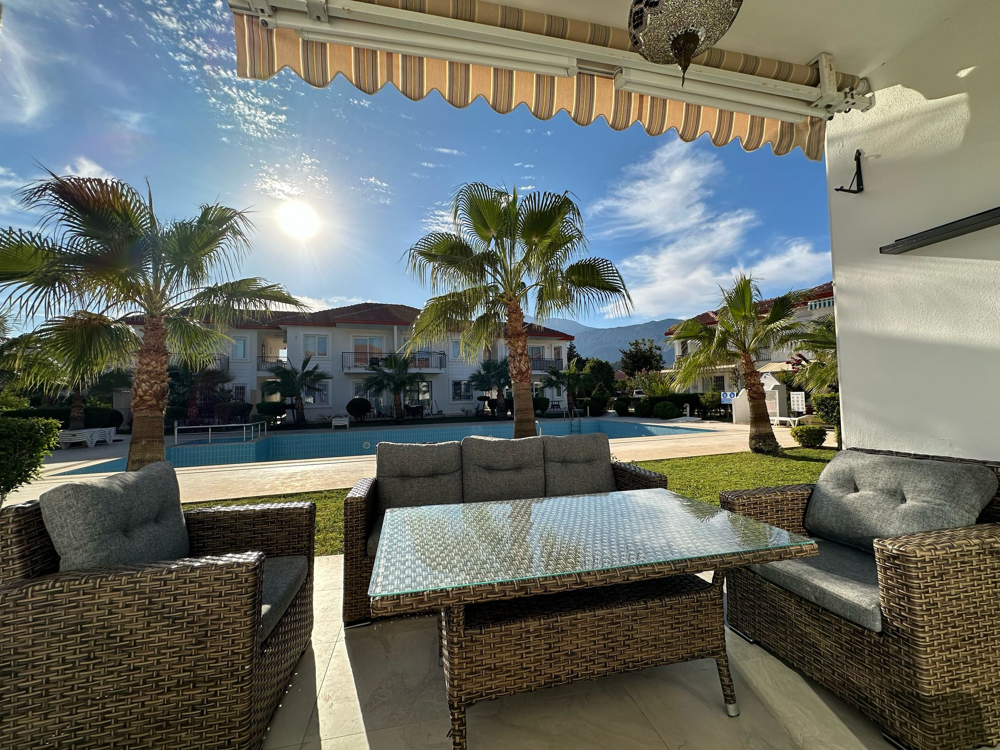 IBA U NÁS! Na predaj 3i apartmán s terasou v centre Kemeri, 130m2