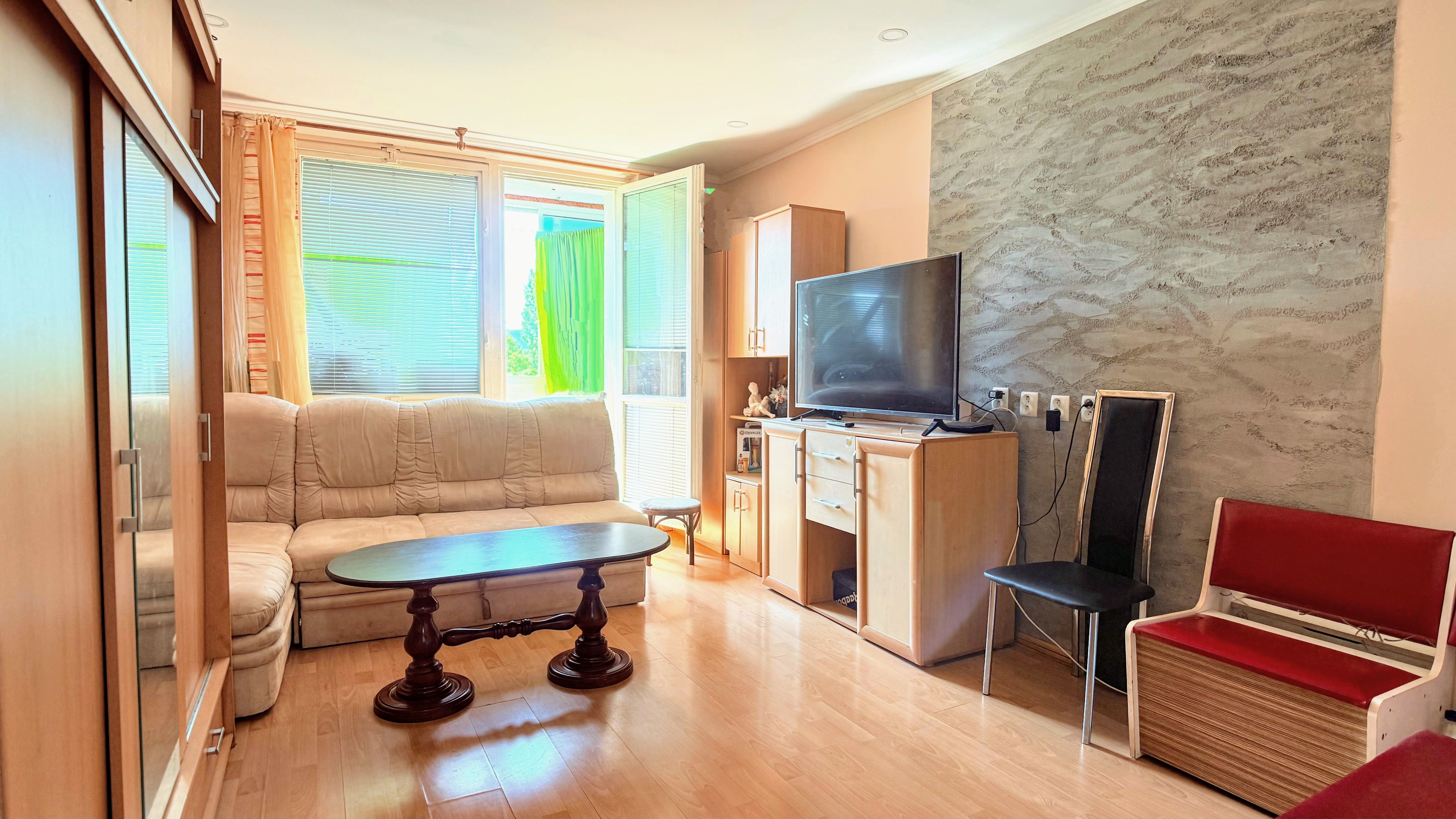 Na predaj zrekonštruovaná garsónka s loggiou na Rybničnej