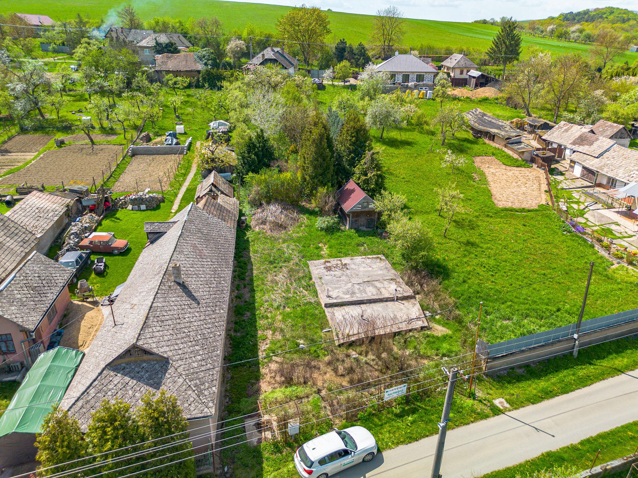 IBA U NÁS! Na predaj Pozemok, záhrada, všetky IS, Chorváty