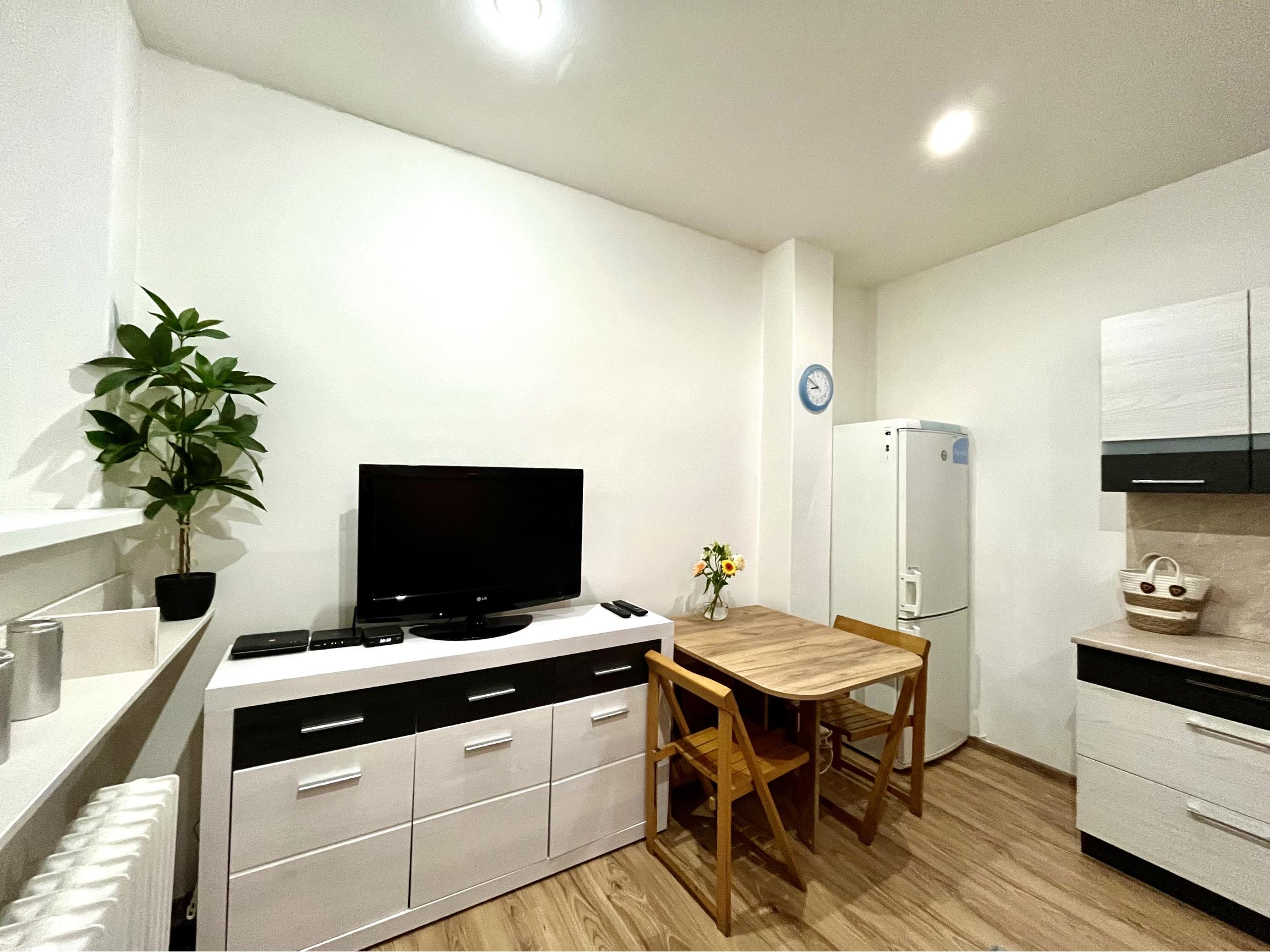 IBA U NÁS! Útulný 2-izbový byt Krížna BA - Staré Mesto