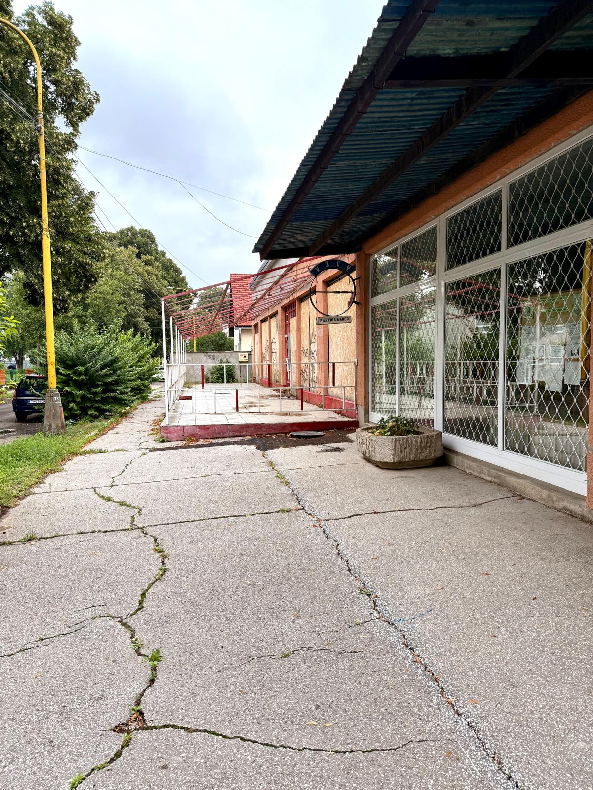 NA PREDAJ! Budova služieb a obchodu Trebišov MOŽNÁ DOHODA