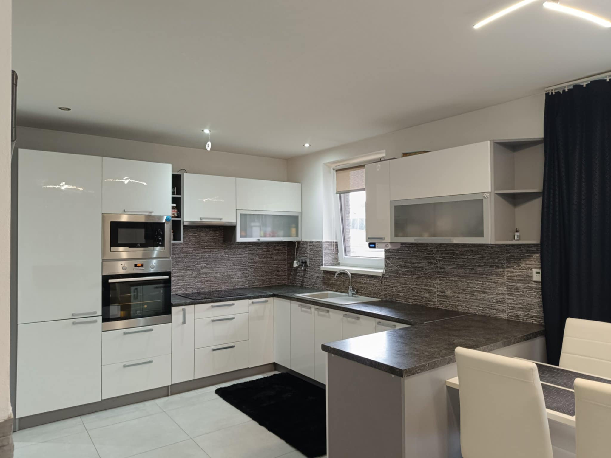 IBA U NÁS! Rodinný dom na predaj v obci Rudinská, KNM, 494m2