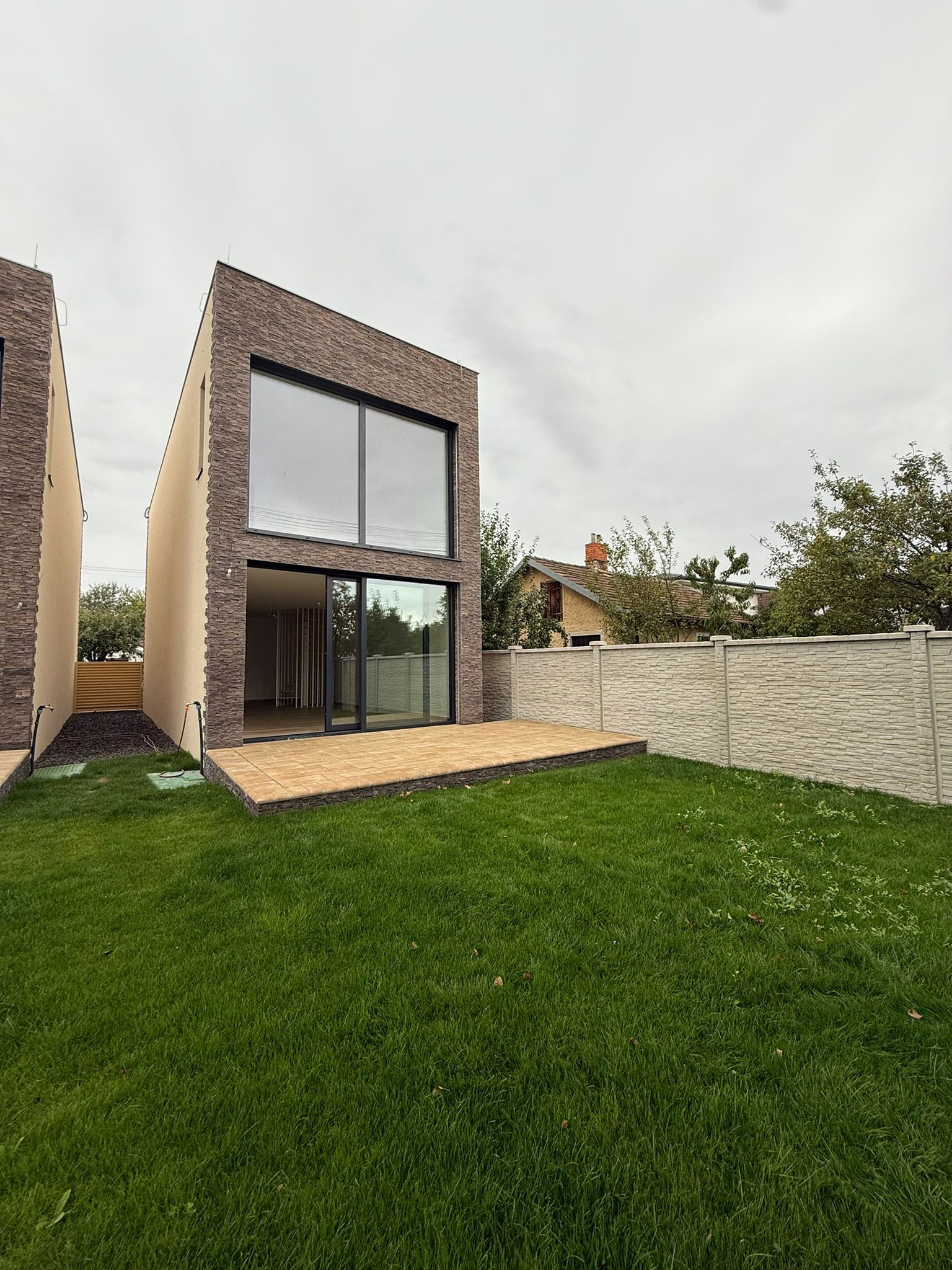 NA PREDAJ! Rodinný dom, pri Vajnorskom jazere