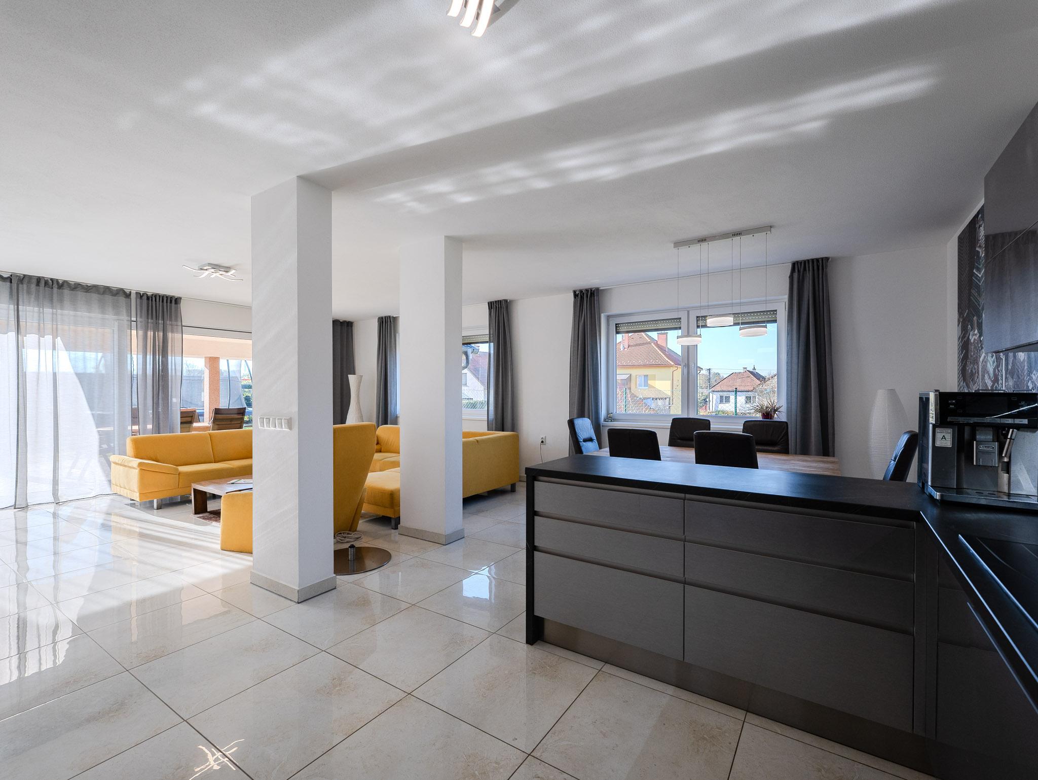 IBA U NÁS! Na predaj 5i veľkorysý dom, Zamarovce, okres TN