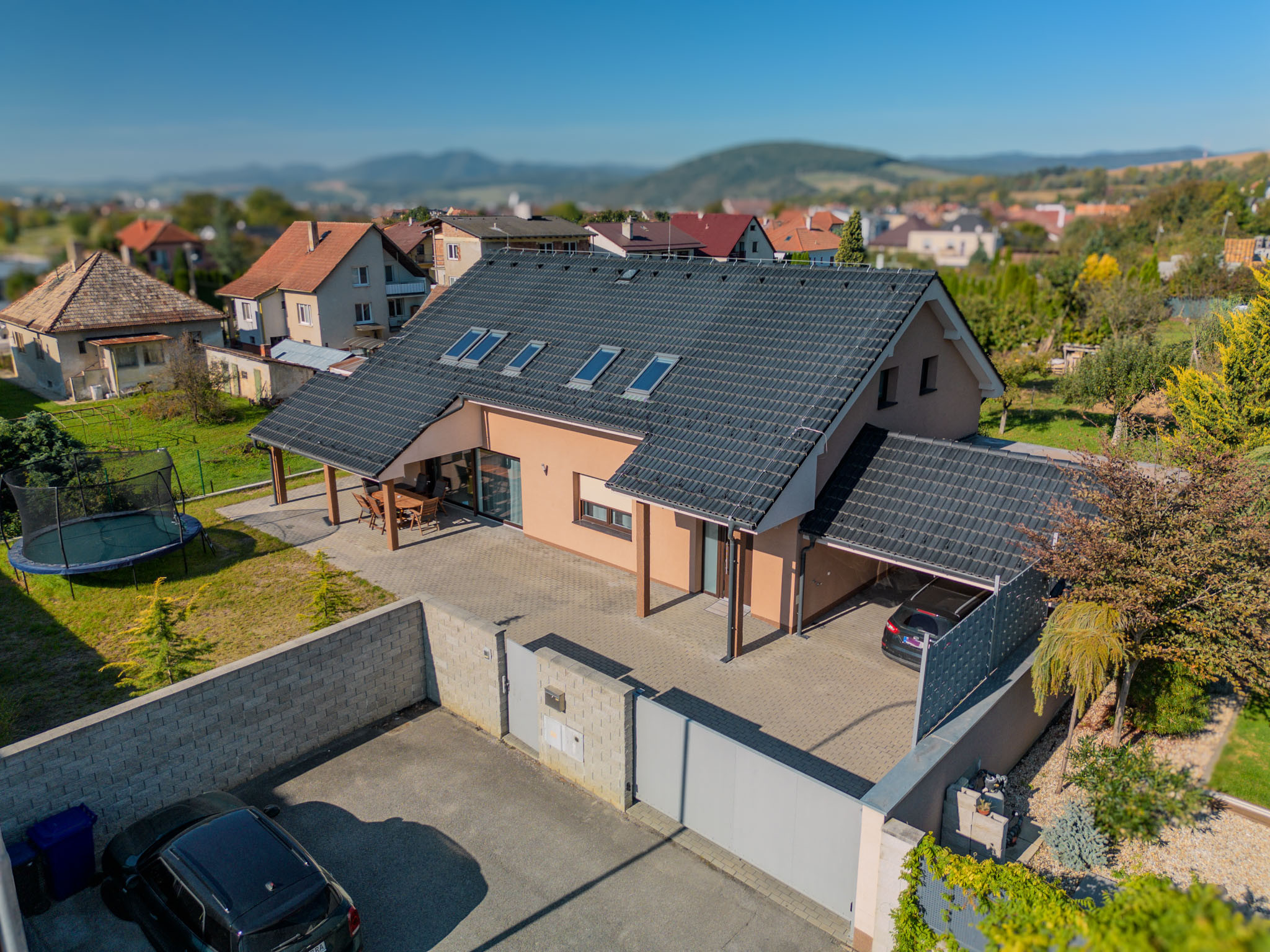 IBA U NÁS! Na predaj 5i veľkorysý dom, Zamarovce, okres TN