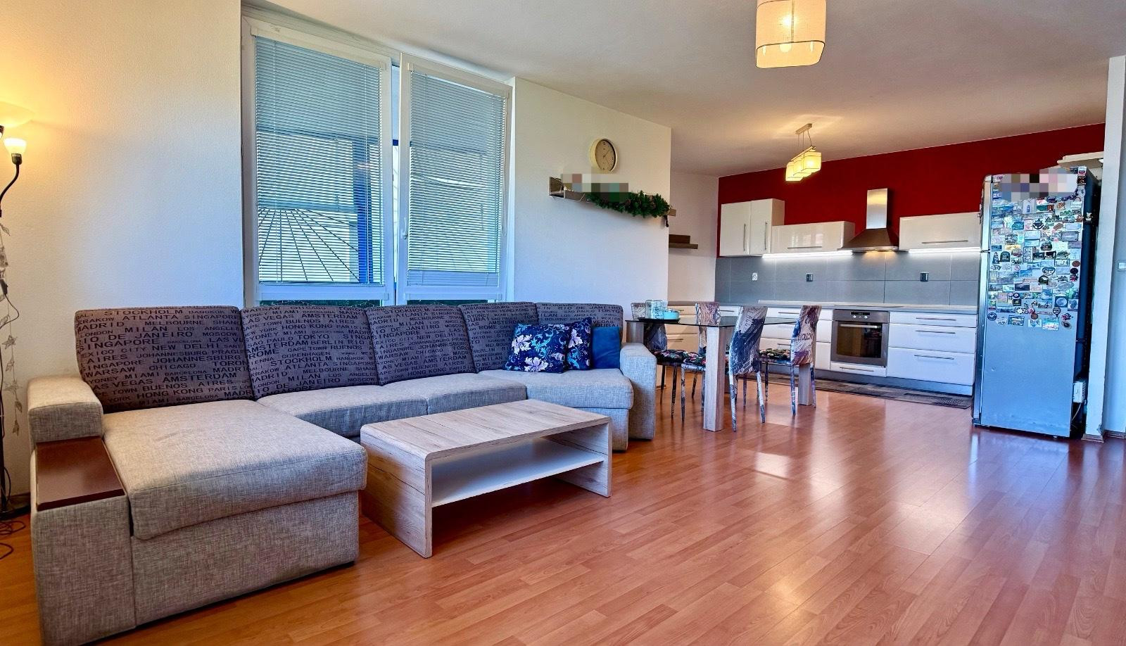 IBA U NÁS! Svetlý 4i byt s terasou a loggiami v Ružinove