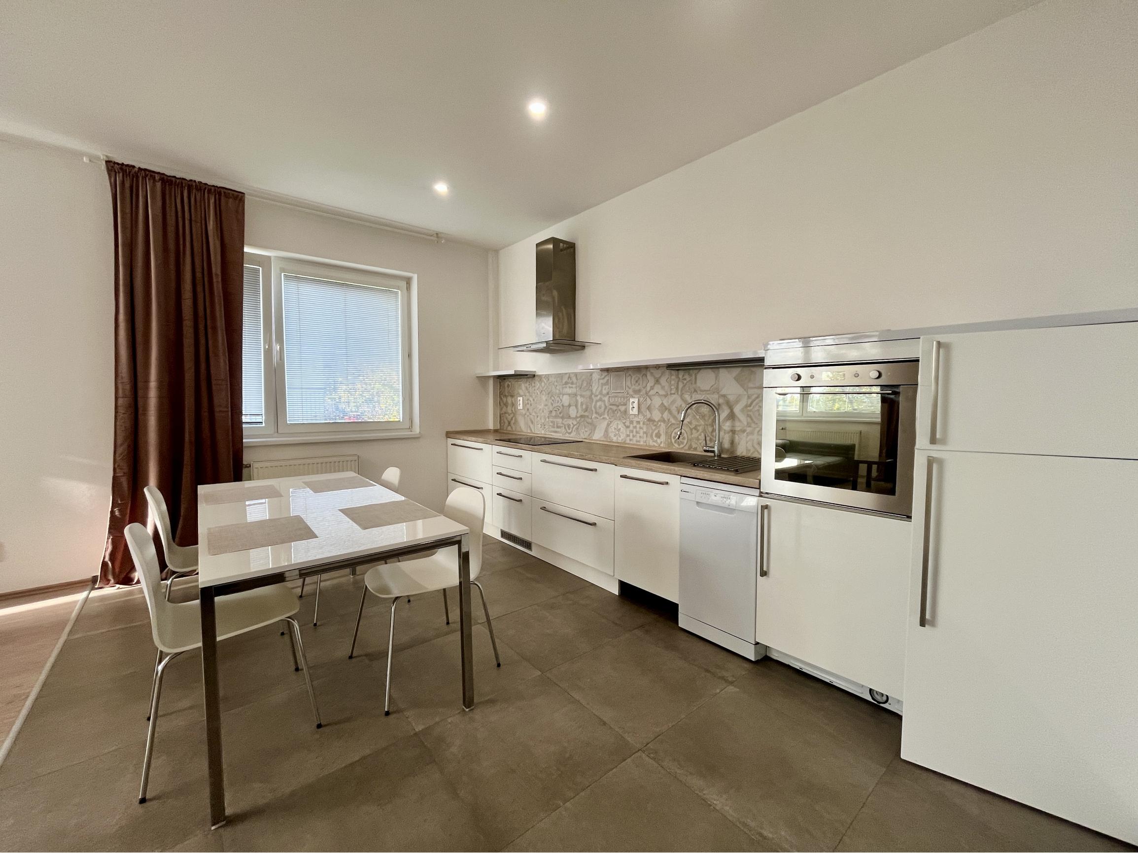 NA PREDAJ krásny 3-izbový byt, Bratislava-Rača