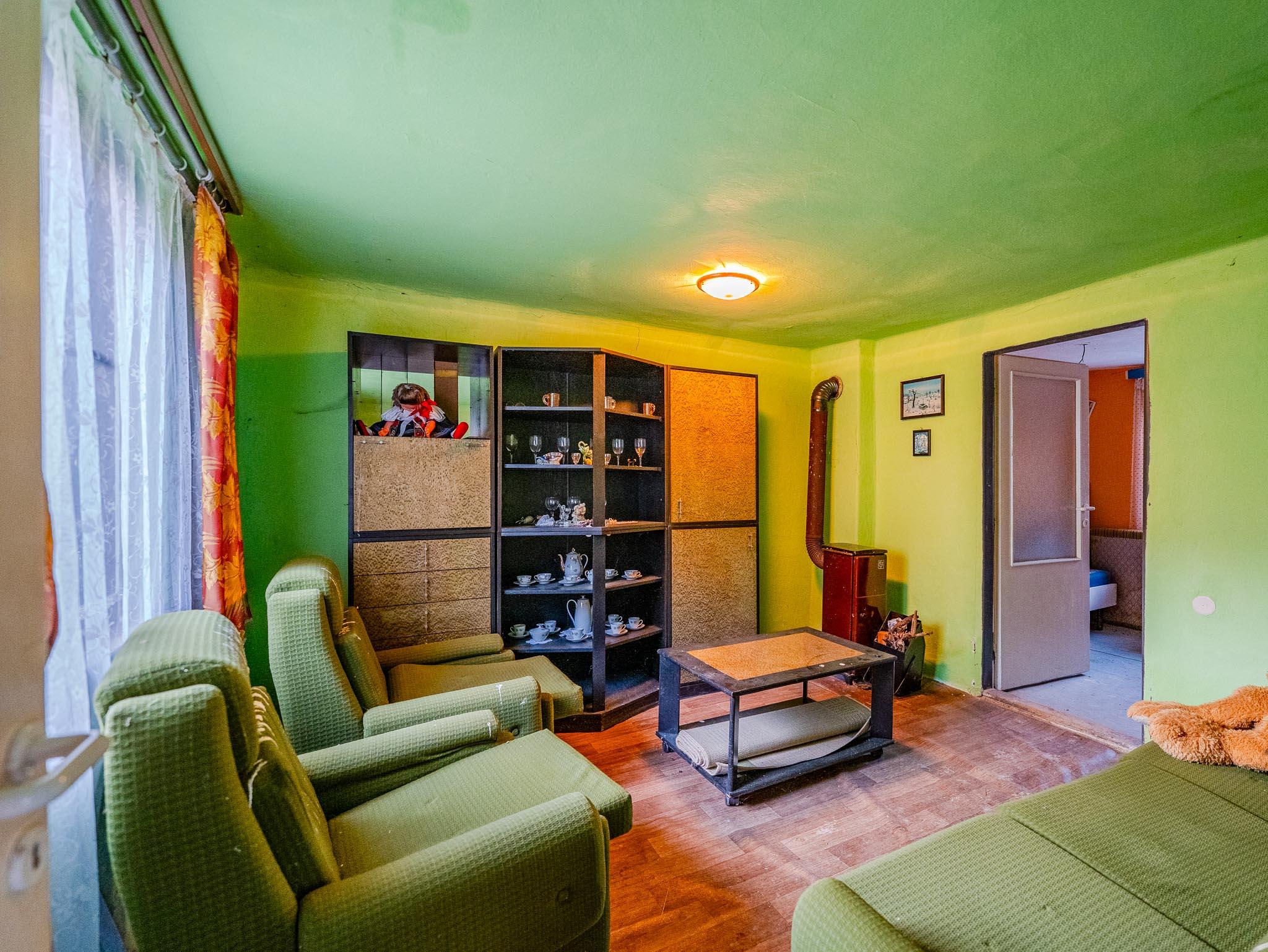 IBA U NÁS! Na predaj dom v krásnom prostredí, Haluzice 775m2